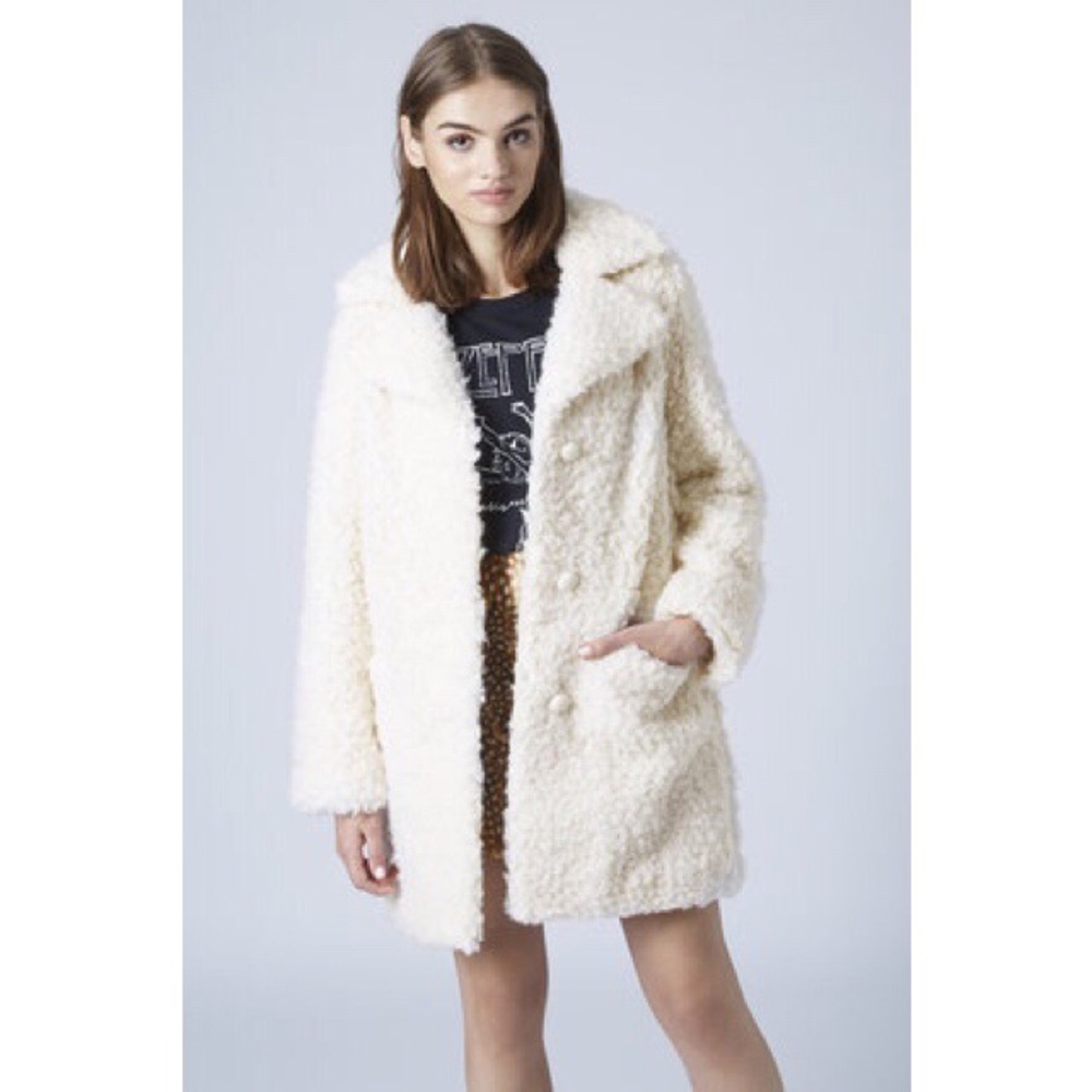 LIKE NEW TOPSHOP WHITE TEDDY COAT